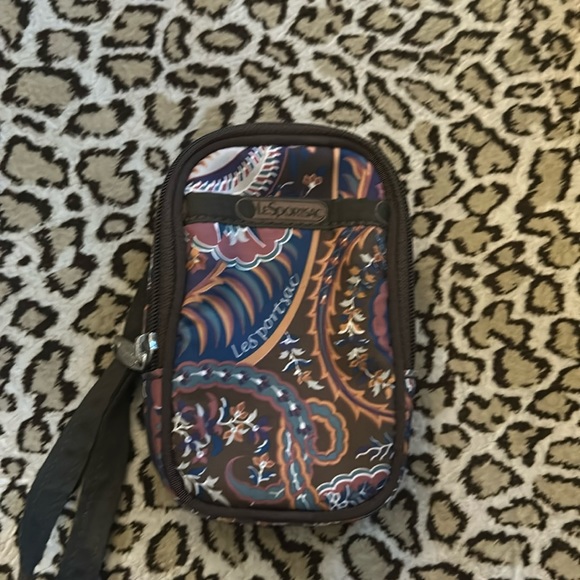 🐾 4 for $20 Lesportsac wristlet great condition - Picture 1 of 6